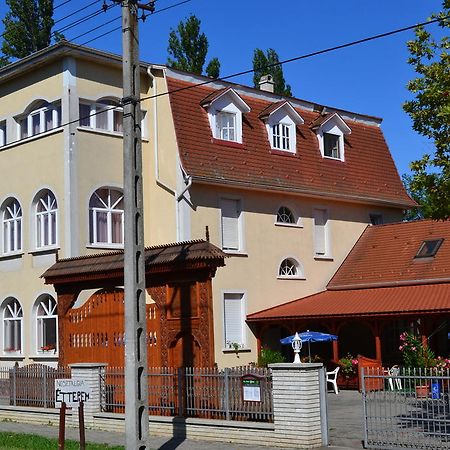 Nosztalgia Hotel Balatonszarszo Eksteriør billede